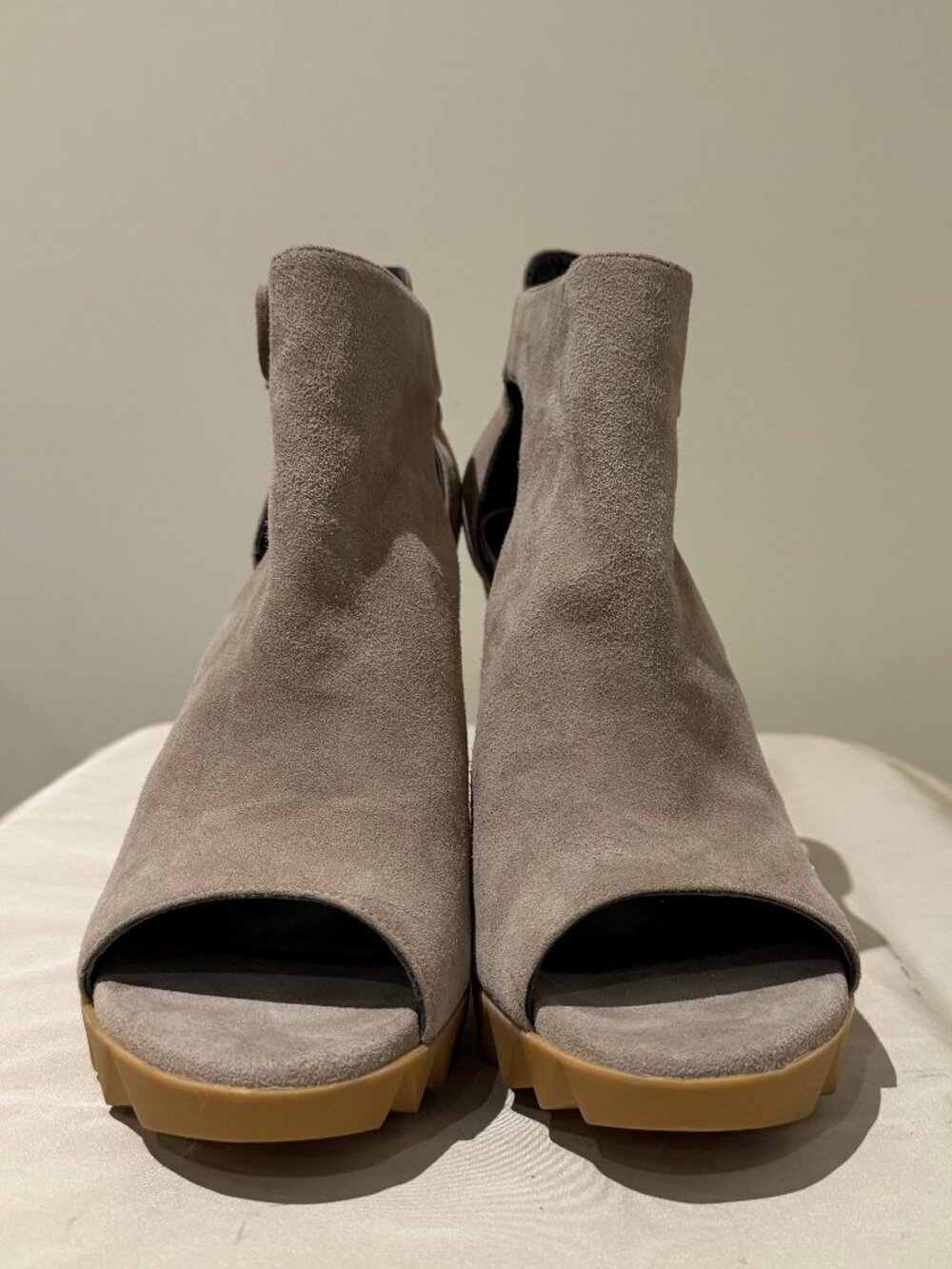 Stuart Weitzman Taupe Suede Cutout Peep-Toe Ankle High Heels - Size 9 - Picture 2 of 9